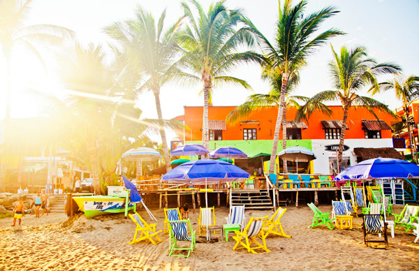 -en-el-break-cafe-on-the-sands-of-the-town-beach-es-caf-el-break-en-la-arena-de-la-playa-del-pueblo-