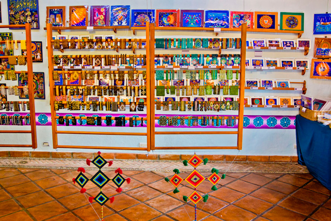 -en-colorful-huichol-arts-and-crafts-can-be-worn-or-displayed-es-muestra-de-colorido-arte-huichol-