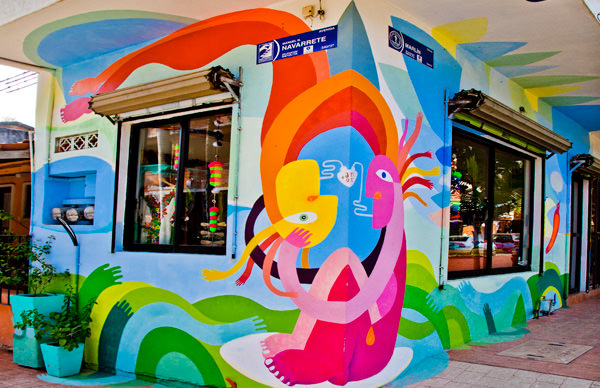 -en-colorful-streetcorner-stores-abound-es-coloridas-tiendas-abundan-en-las-calles-