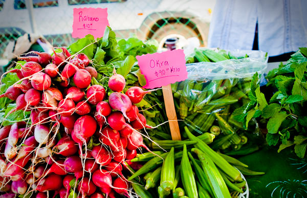 -en-fresh-vegetables-at-the-mercado-del-pueblo-es-vegetales-frescos-en-el-mercado-del-pueblo-